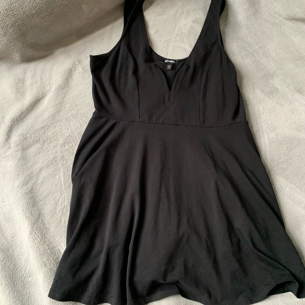 Express deep wire V skort dress size large